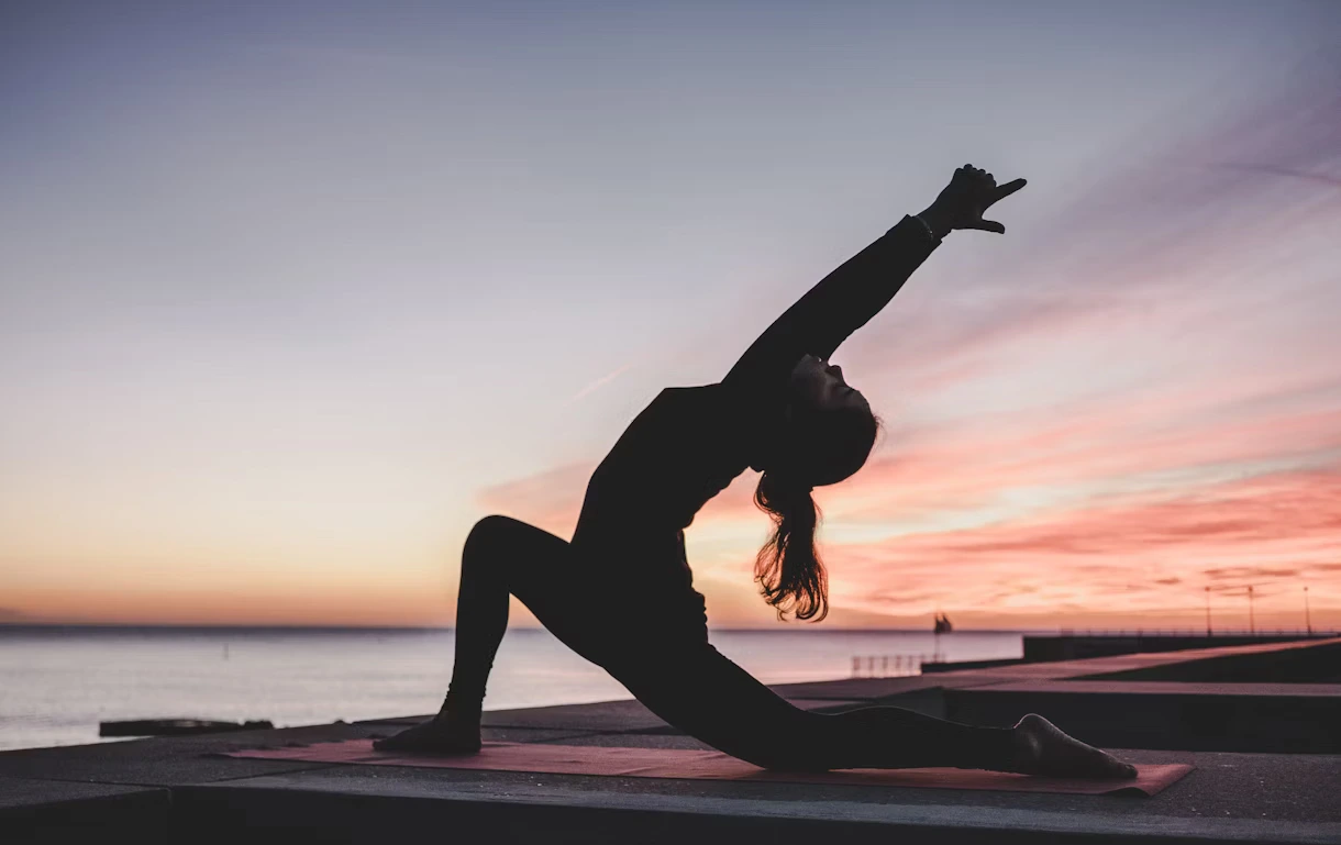 O sală de fitness curată și luminoasă